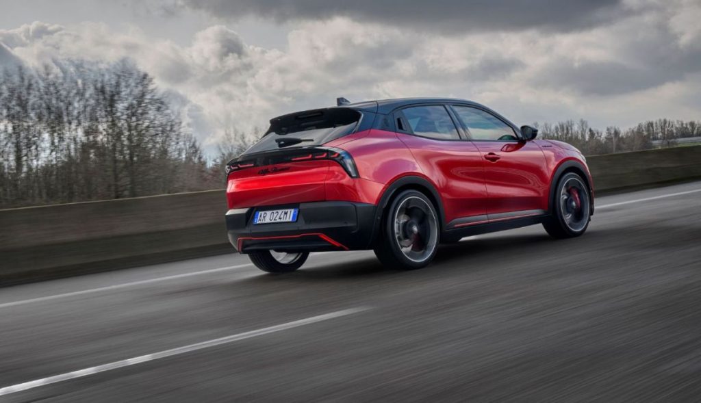 Alfa Romeo Junior: La Passione Diventa Elettrica