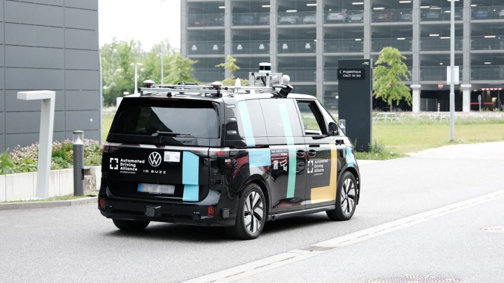 Bosch e Cariad: Maggiore Sicurezza nella Guida Autonoma grazie all'IA - Agenzia di Stampa Italpress