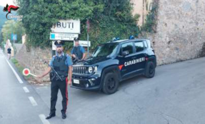 Buti, 68enne arrestato per furto in un supermercato: merce rubata per oltre 600 euro.