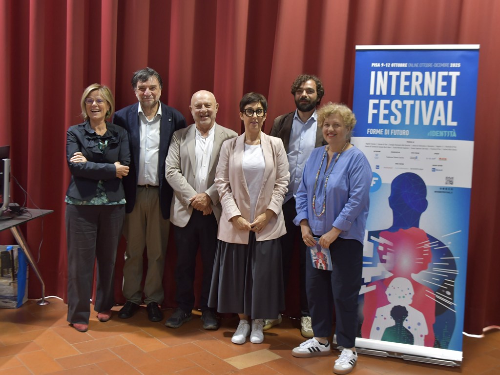 “Dallo Starlink alle fake news, passando per la rivoluzione digitale: torna l’Internet Festival a Pisa”