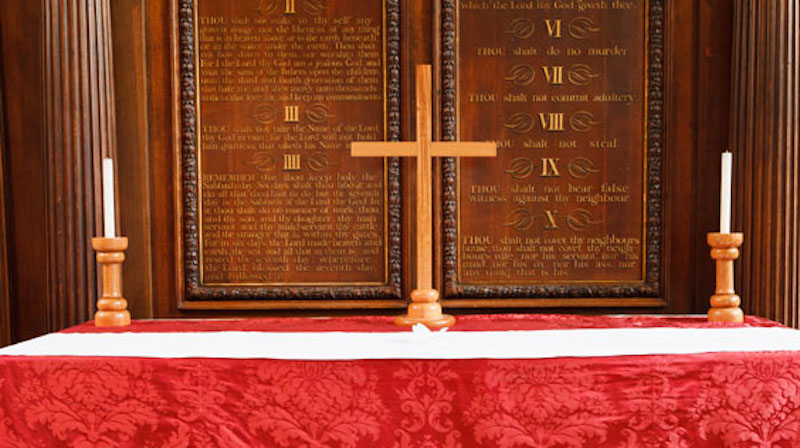 Furti ripetuti nelle chiese della diocesi di Pistoia. Il vescovo: "Un fatto senza precedenti, ma non sacrileghi"