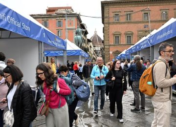 Grande successo per Bright Night 2025 in Piazza Santissima Annunziata a Firenze