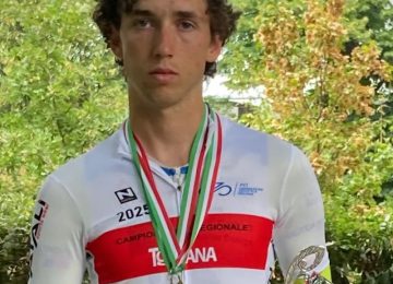 Il giovane ciclista di Montemurlo, Pietro Menici, è campione regionale juniores di cronometro.