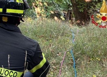 Intervento dei vigili del fuoco a San Godenzo per soccorrere una donna ferita in zona impervia