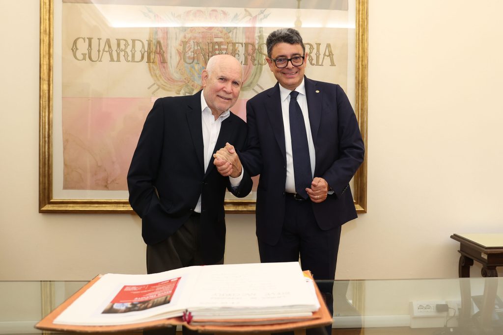 Università di Siena, conferita la laurea honoris causa a Steve McCurry