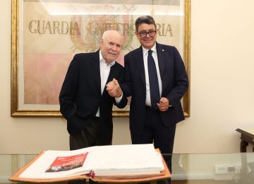 Università di Siena, conferita la laurea honoris causa a Steve McCurry