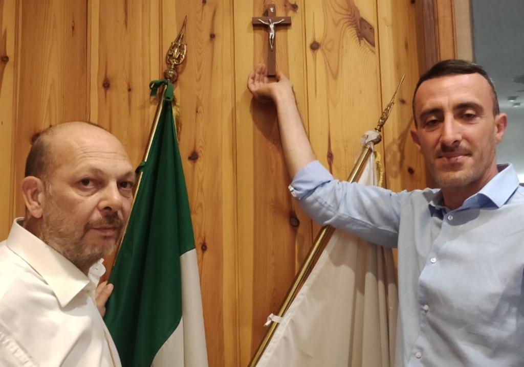 Nella sala consiliare del Comune di Castelfranco ritorna il crocifisso