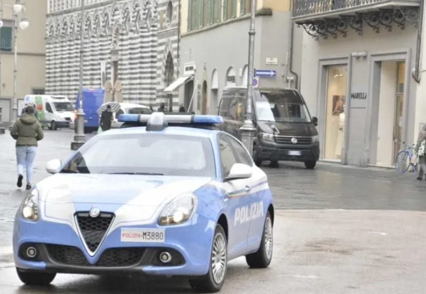 Pistoia, minaccia con un fucile i proprietari di una concessionaria: arrestato un 43enne dopo un inseguimento.