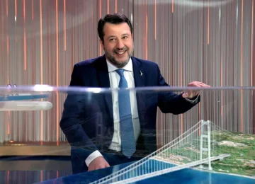 Ponte Stretto, Salvini: "Dovrebbe essere pronto in 7 anni dall'inizio dei lavori"