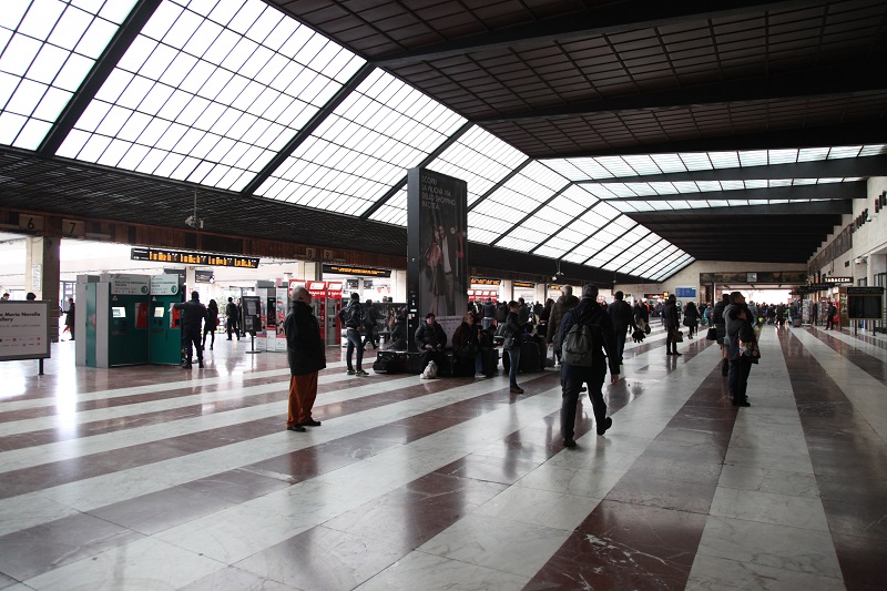 Rubano uno zaino vicino alla stazione, due ventenni in carcere