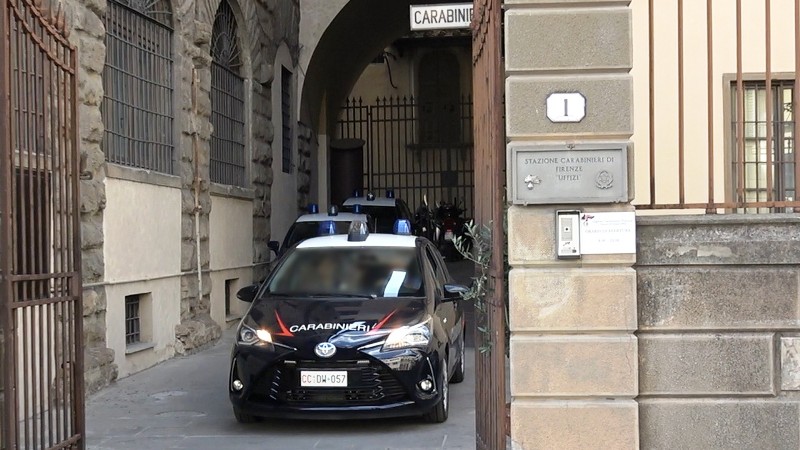 Studente americano rapinato nel centro di Firenze: il giovane usa spray urticante e viene arrestato