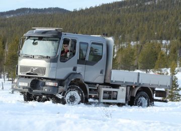 Volvo Trucks presenta il nuovo FL 4x4 per sfide impegnative