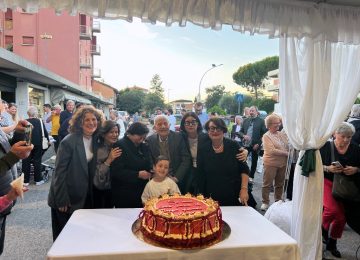 Alino Mancini: tanti presenti alla festa per i 50 anni di attività. Il sindaco dichiara: "A lui il Sant'Andrea d'Oro."