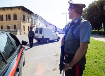 Furto in un'oreficeria di Ponte a Elsa: rubata una cassaforte con mille euro.