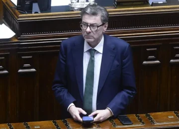 Giorgetti: "Il settore turistico contribuisce alla crescita del PIL con un incremento costante"