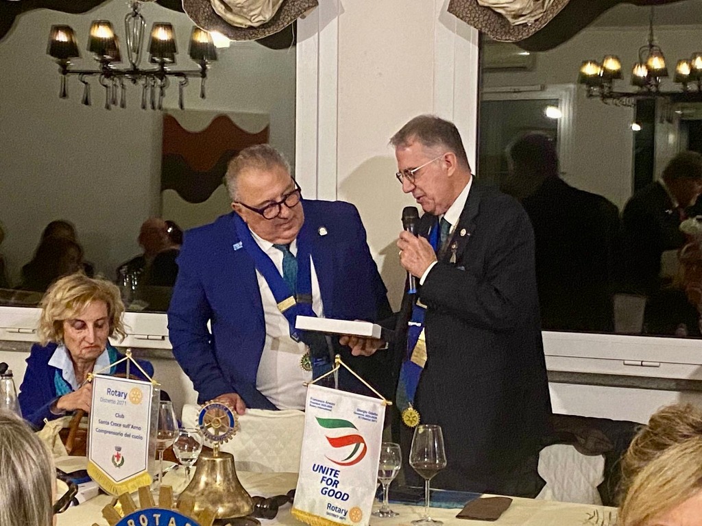 Il Governatore Giorgio Odello visita il Rotary Club Santa Croce sull’Arno: un pomeriggio di condivisione e iniziative solidali.