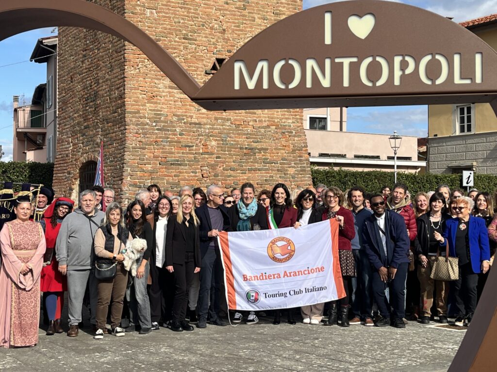 Il Touring Club Italiano conferisce a Montopoli in Val d’Arno la Bandiera Arancione n. 300