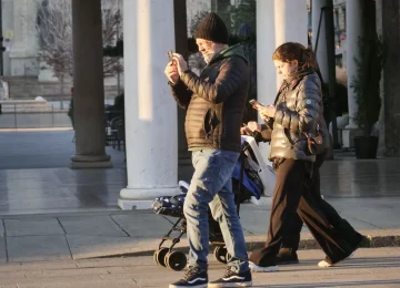 In Italia, tre adulti su quattro si dichiarano "soddisfatti" o "molto soddisfatti" della loro vita.