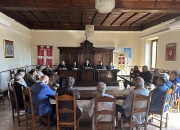 Incontro sulla sicurezza a Tuscania: istituzioni e comuni uniti per la salvaguardia del territorio.