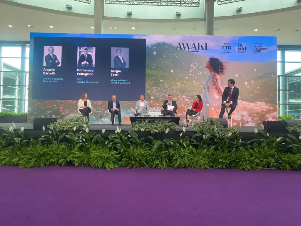 Italiani in viaggio: mercato stagnante e aumento del turismo organizzato