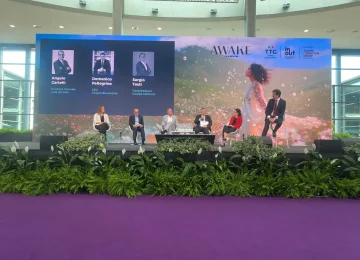 Italiani in viaggio: mercato stagnante e aumento del turismo organizzato