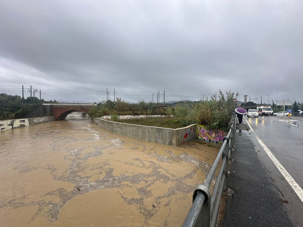 Forte maltempo in Toscana: allagamenti a Pisa e Livorno