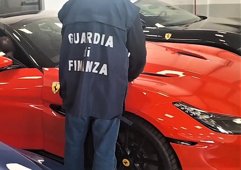Maxi frode da 43 milioni di euro su importazione di auto di lusso scoperta dalla GdF di Prato
