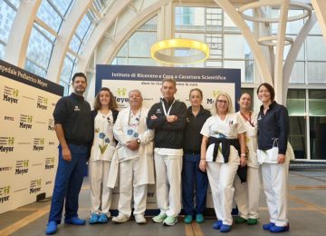 Neonata salvata al Meyer, giunta da Gaza con un tumore di 2 chili