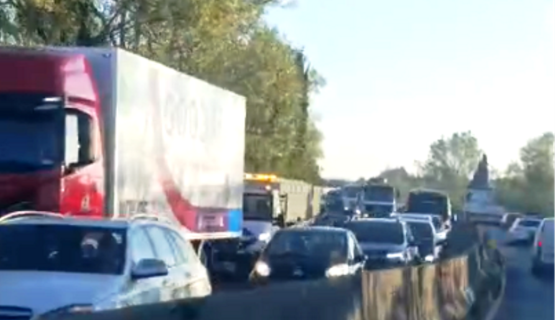 Pontedera: Veicolo in avaria provoca traffico bloccato sulla Fi-Pi-Li tra Pontedera e Pisa