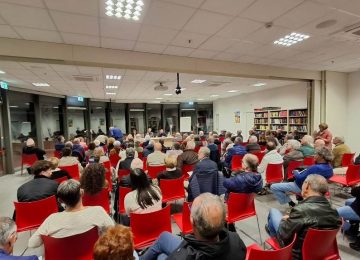 Presentazione del libro 'Anni di amicizia e speranze': grande affluenza per i protagonisti del bar Pallino