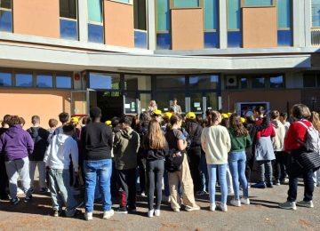 "Puliamo il Mondo": A Poggibonsi partecipano oltre 200 studenti e insegnanti per l'iniziativa di Legambiente