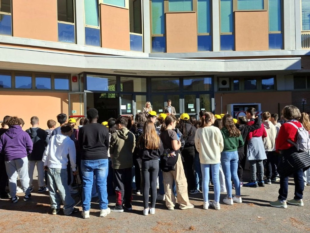 "Puliamo il Mondo": A Poggibonsi partecipano oltre 200 studenti e insegnanti per l'iniziativa di Legambiente