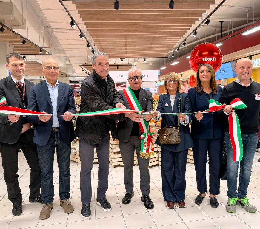 Riapertura della Coop di via Diaz a Colle di Val d’Elsa: punto vendita rinnovato dopo 32 anni