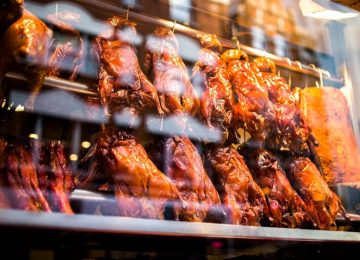 Sorpreso a rubare in una rosticceria a Rifredi