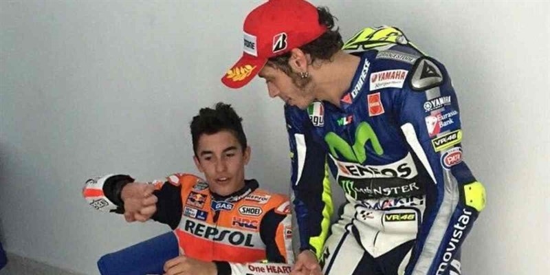 Mugello: Marquez trionfa, ma Rossi lo rimprovera ancora: ennesimo affronto allo spagnolo