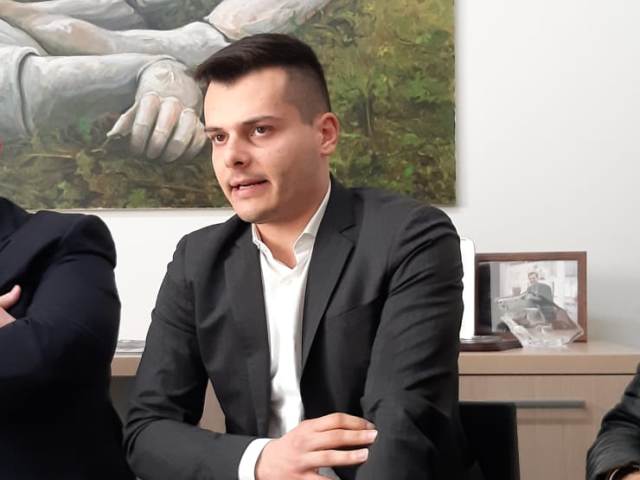 Scontro tra spari e cabina elettrica della residenza del deputato leghista Ziello.