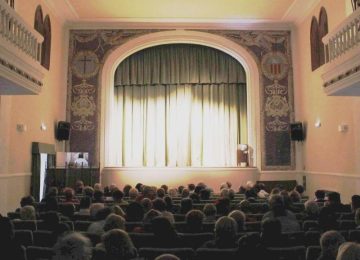 "Assassinate la zittella": la commedia al Teatro della Misericordia di Vinci a favore de 'I Ragazzi di Cerbaiola'