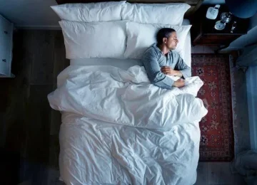 Apnee notturne: quali sono i rischi? L'allerta degli esperti in Italia