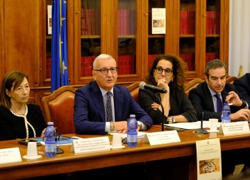 Catanzaro, firmato in prefettura un protocollo per prevenire e contrastare il racket e l'usura