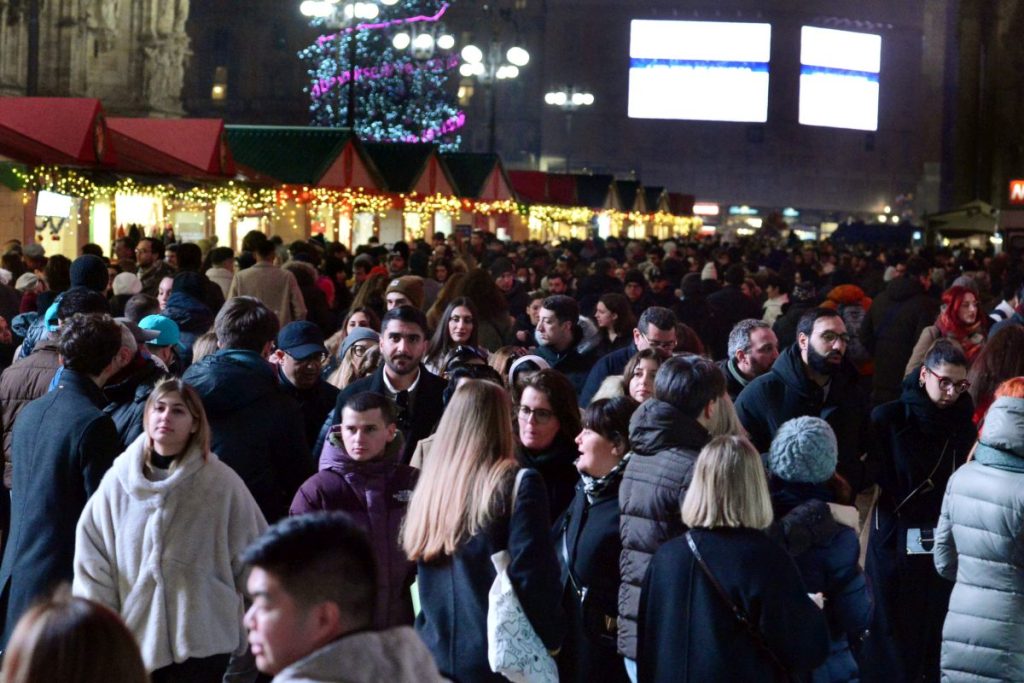 Confcommercio: Aumento degli Acquisti per il Black Friday Grazie all'Intelligenza Artificiale
