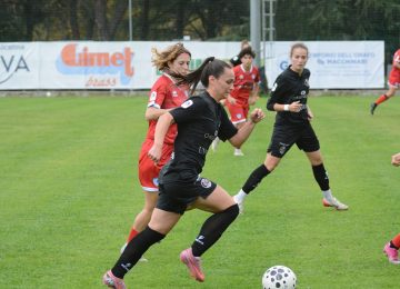 Il gol di Miotto, ex giocatore, decide il match. L'ACF Arezzo non riesce a tornare alla vittoria.