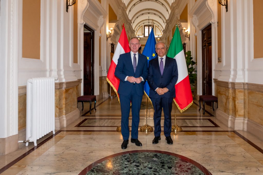 Il ministro dell’Interno Piantedosi ha incontrato al Viminale il suo omologo austriaco Karner.