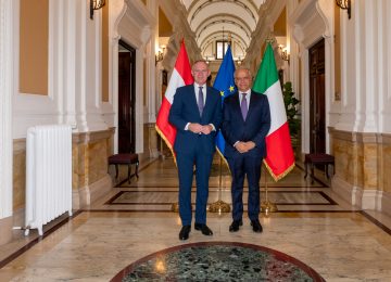 Il ministro dell’Interno Piantedosi ha incontrato al Viminale il suo omologo austriaco Karner.