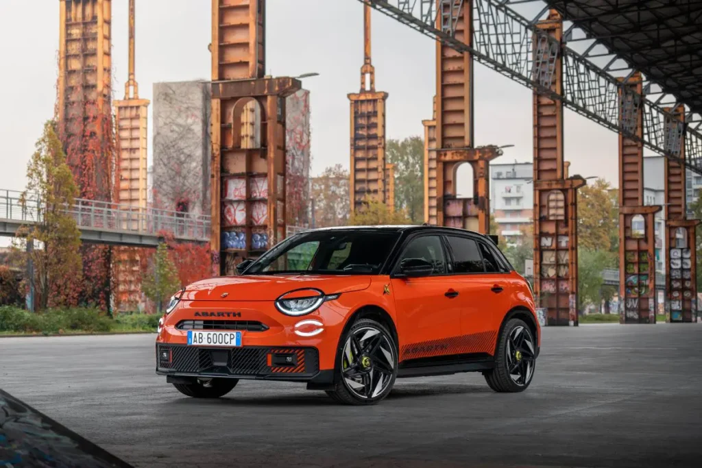 Nuova Serie Speciale Abarth 600e Competizione - Edizione Milano Cortina