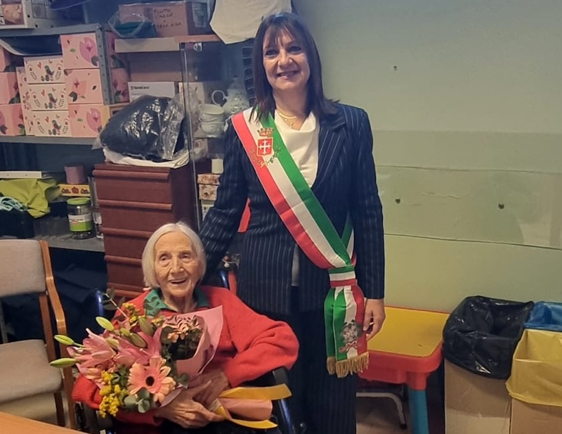 Pisa celebra i 106 anni della signora Erminia: gli auguri della città