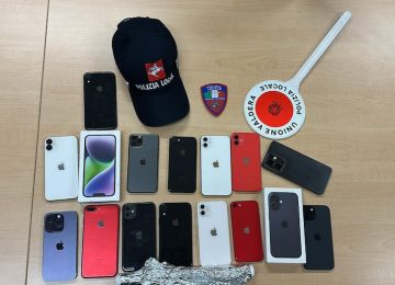 Pontedera: sequestrati 14 smartphone e fermato un conducente senza patente e in stato di ebbrezza