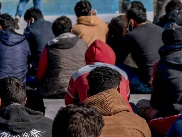 Scafisti arrestati a Pozzallo, lunedì previsto lo sbarco di 72 migranti a bordo