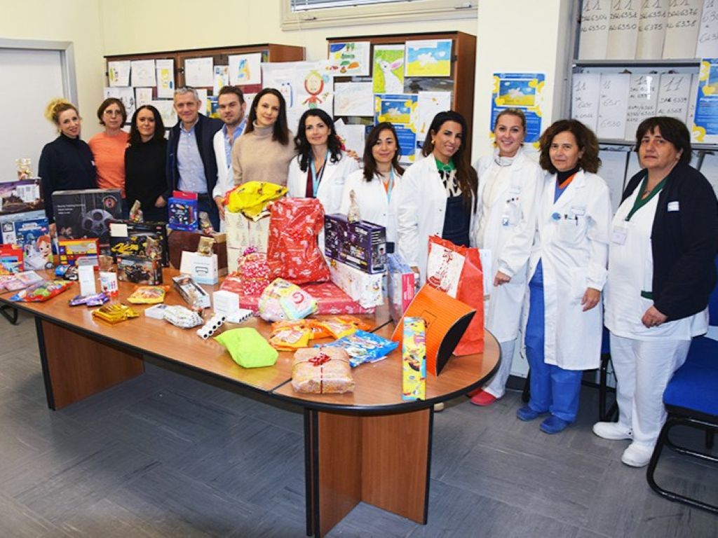 Segreto San Nicola: la generosità del personale e dei pazienti dell'AOU Senese per il Natale dei bambini ucraini