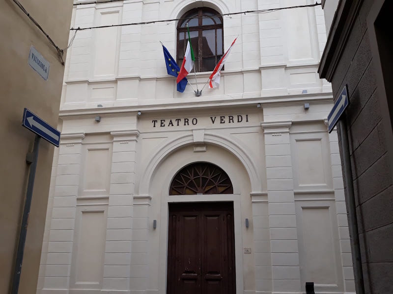 Stasera pago io!" fa il suo debutto al Verdi con "Casa romantika