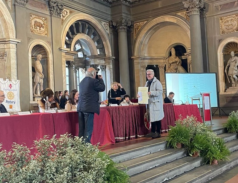 Marco Gerbi ritira il premio in nome dell'autrice